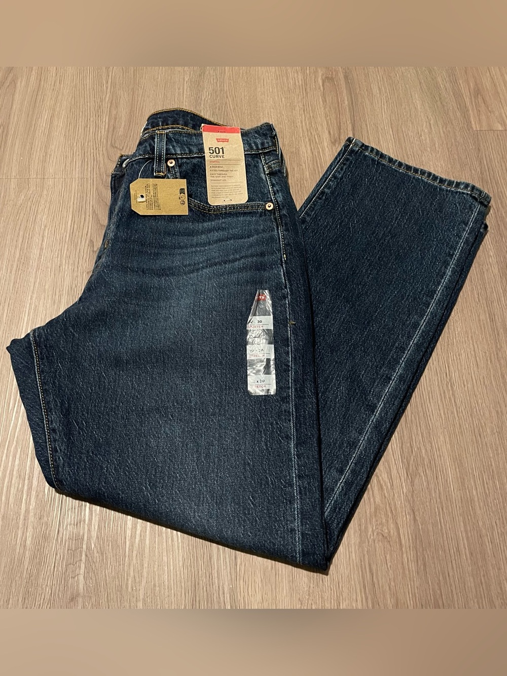 NWT Women’s Levi’s 501 Curve Jeans Size 32x30
